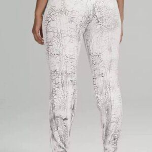 Lululemon Women's Warm Down Joggers Pants Mid Rise Thread Dye Black/White size 0